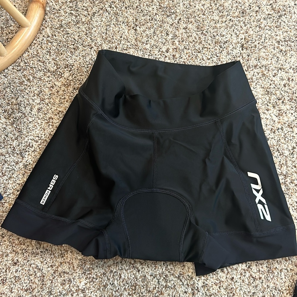 2XU Perform Triathlon 4.5” biker shorts